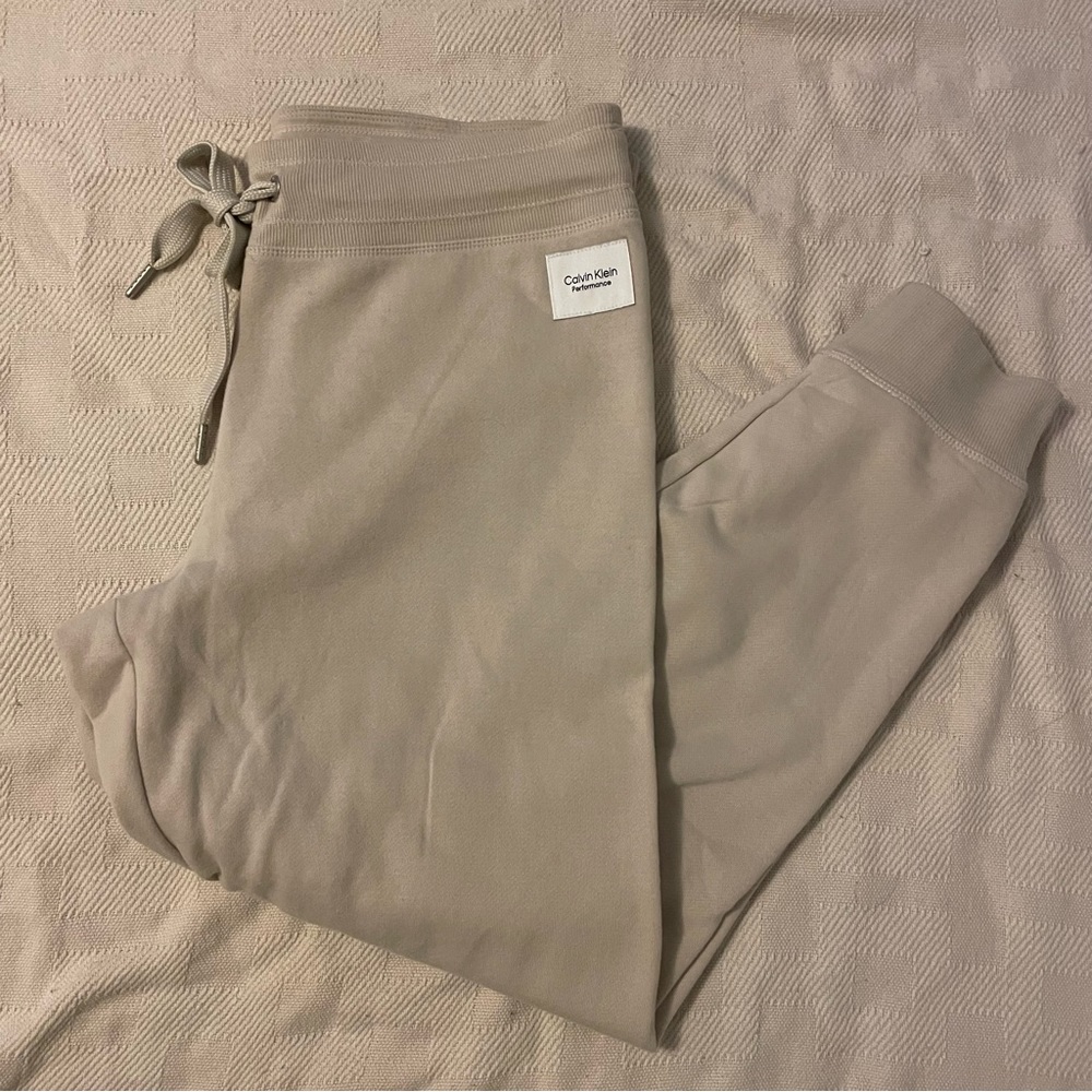 CALVIN KLEIN Performance sweat joggers. Size large. NWT.
